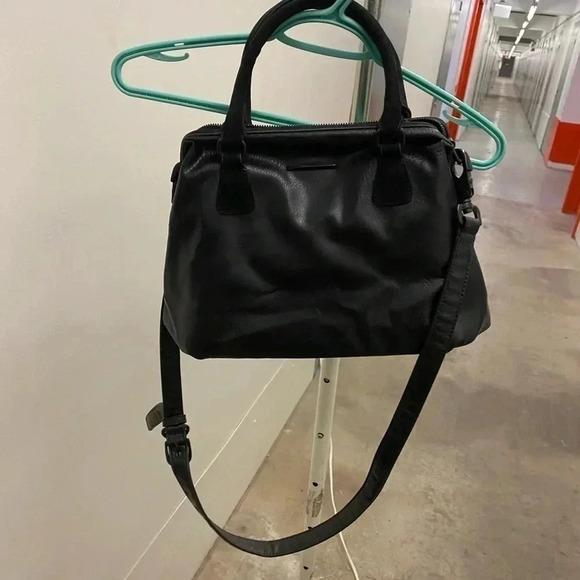 Matt &  Nat handbag - Picture 1 of 10